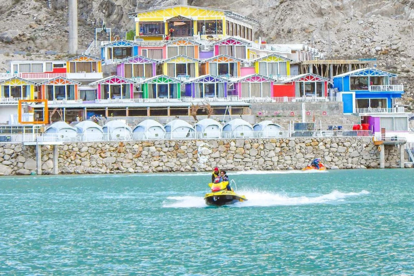 Hotels in Hunza: Best Places to Stay in 2024 | Upto 20% Off